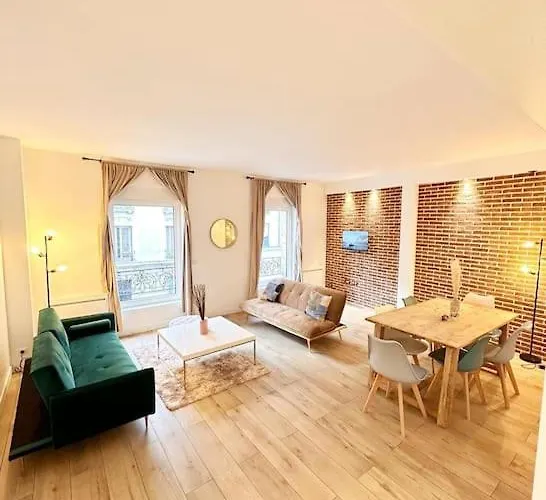 Magnificent Apartment Close To Paris Metro Line 1