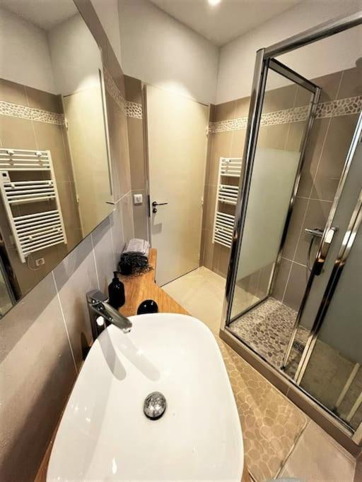 Apartment Magnificent Close To Paris Metro Line 1
