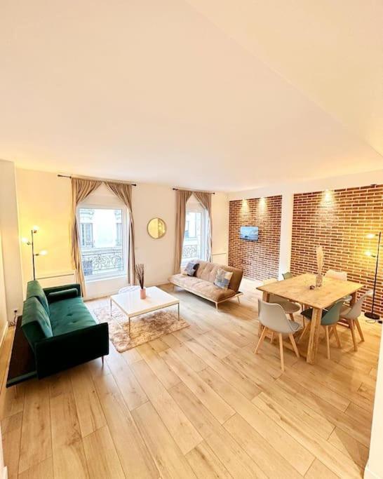 Apartment Magnificent Close To Paris Metro Line 1 Montreuil (Seine-Saint-Denis)
